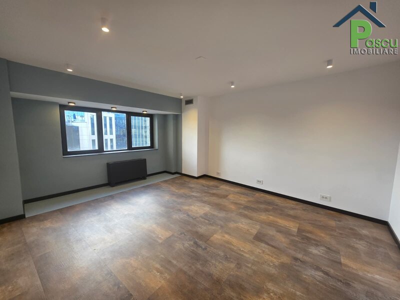 Piata Victoriei, Spatiu de birouri 5 camere, semi-decomandat, 152 mpu