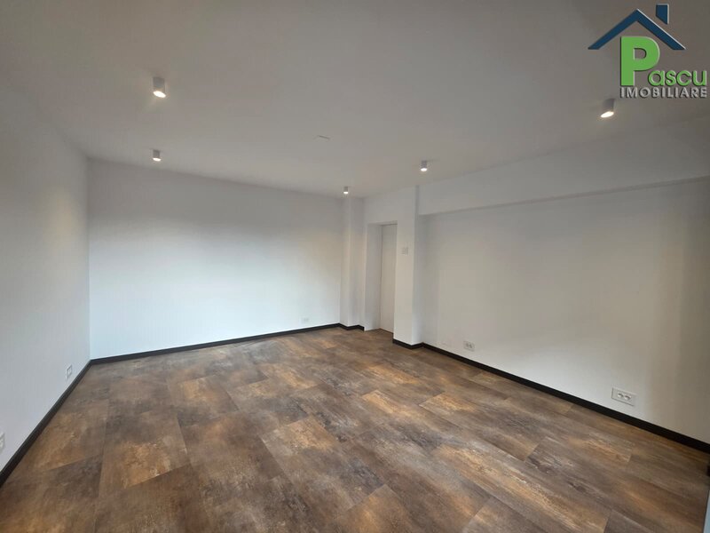 Piata Victoriei, Spatiu de birouri 5 camere, semi-decomandat, 152 mpu