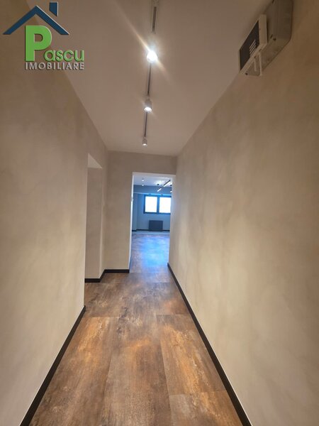 Piata Victoriei, Spatiu de birouri 5 camere, semi-decomandat, 152 mpu