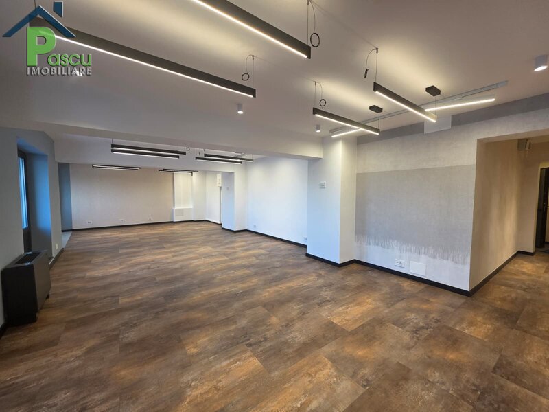 Piata Victoriei, Spatiu de birouri 5 camere, semi-decomandat, 152 mpu