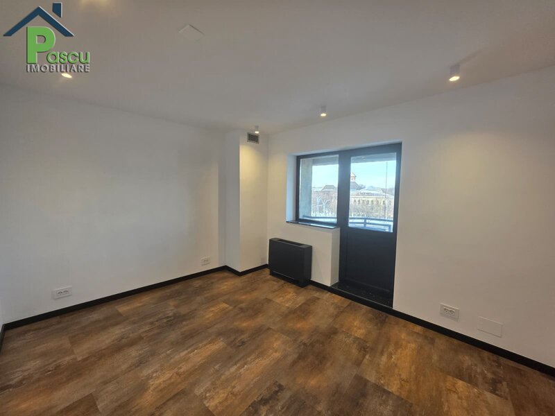 Piata Victoriei, Spatiu de birouri 5 camere, semi-decomandat, 152 mpu