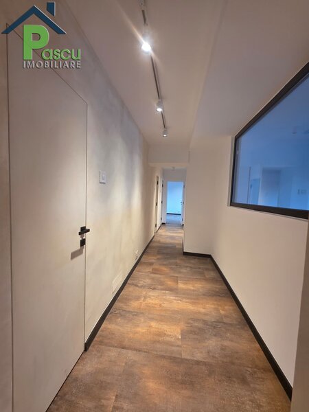 Piata Victoriei, Spatiu de birouri 5 camere, semi-decomandat, 152 mpu